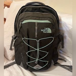 ™️The North Face Borealis backpack. Grey/Greenish Blue